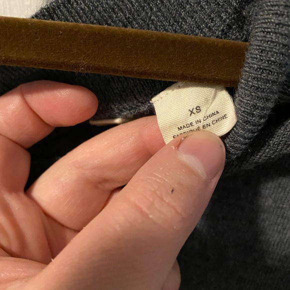 Dark grey v-neck tunic sweater - Picture 2 of 4